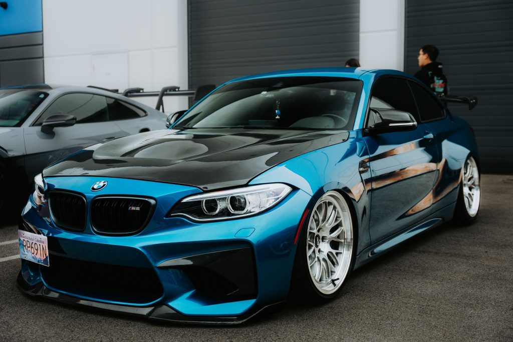 M2 bleu capot carbone